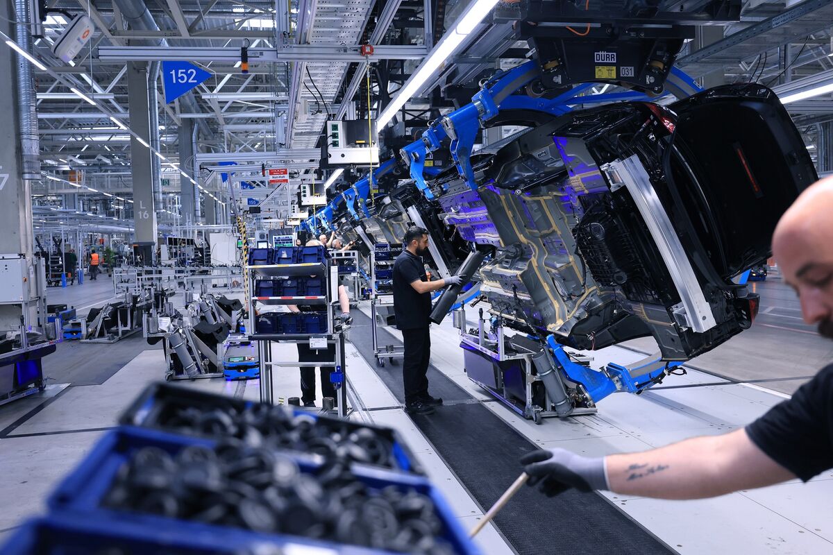 German Manufacturing Orders Rise as Impact of Iran Conflict Begins to Diminish German Manufacturing Orders Rise as Impact of Iran Conflict Begins to Diminish