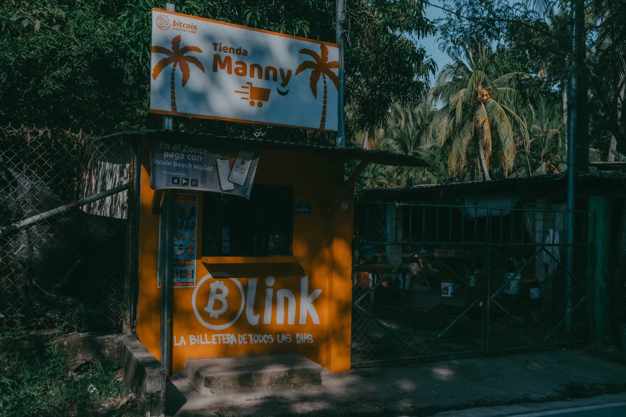 ステーブルコイン発行のテザー、中米エルサルバドルに本社設立へ - Bloomberg