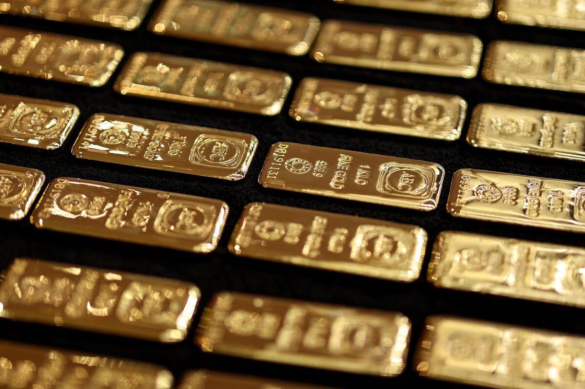 Gold Steady Near Record High Before Data That May Give Fed Clues