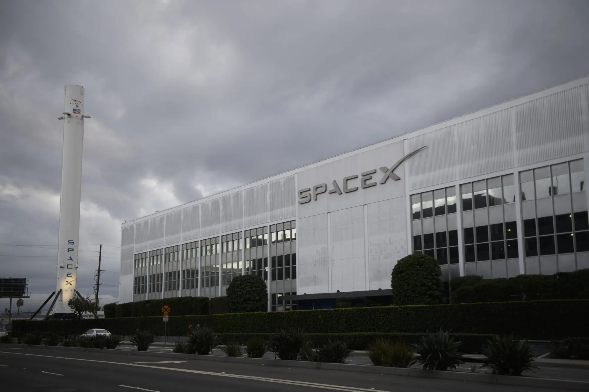 SpaceXがCursorを最大600億ドルで買収するオプション取得　AIコーディング分野で攻勢