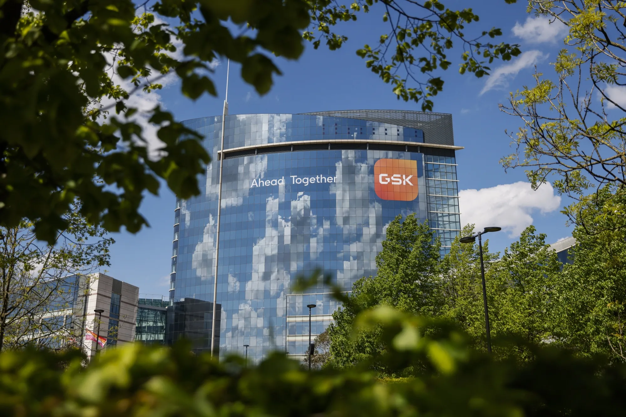 GSK’s Vaccine Sales Drop, Taking the Shine off Strong Profit - Bloomberg