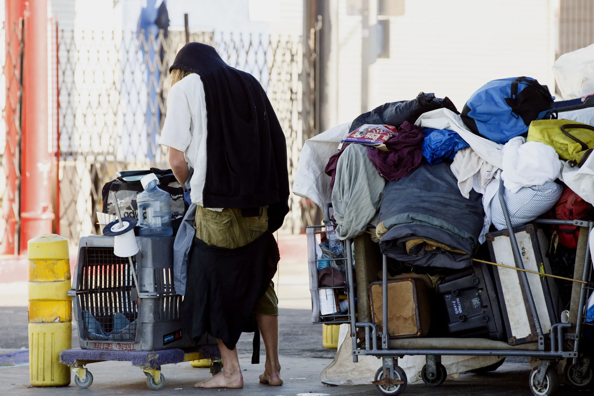 A man pushes a cart on the Venice Beach boardwalk in Los Angeles, California, on, Oct. 9, 2015.&nbsp;