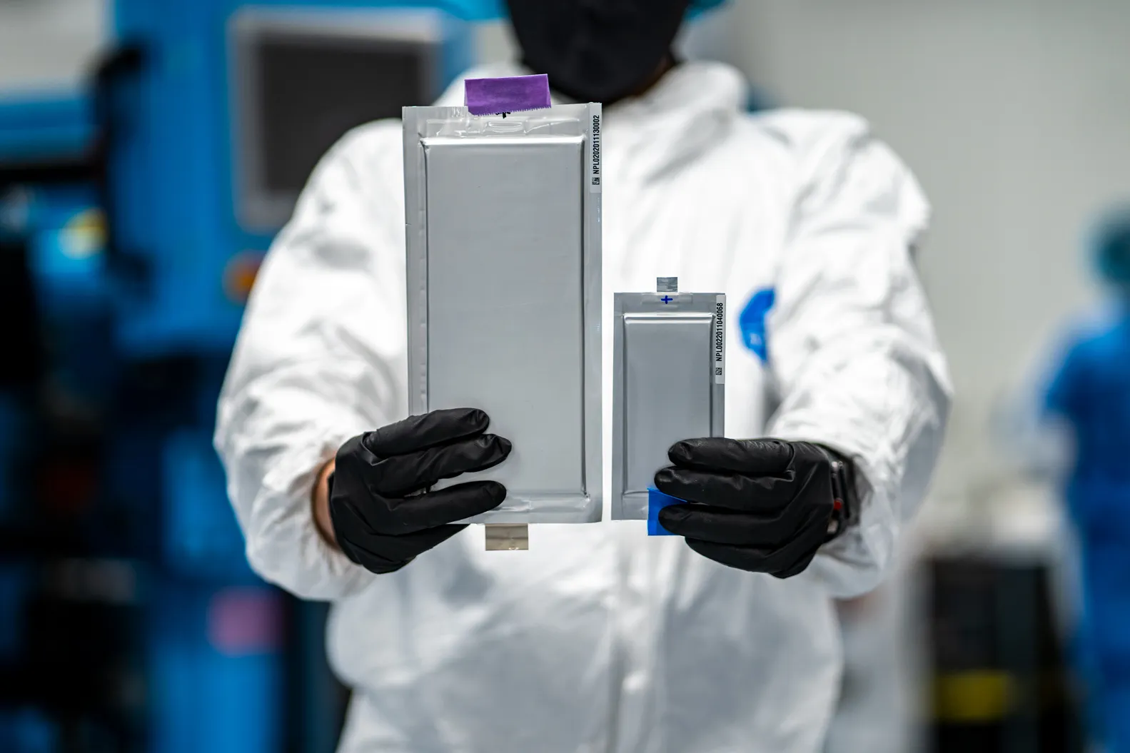 Solid Power’s 22-layer 20Ah cell compared with the company’s first-generation 10-layer 2Ah cell.&nbsp;
