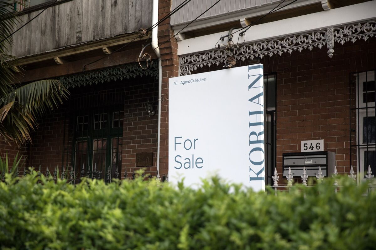 bloomberg.com - Keira Wright - Sydney's Housing Slump Is Testing Australia's Property Bet