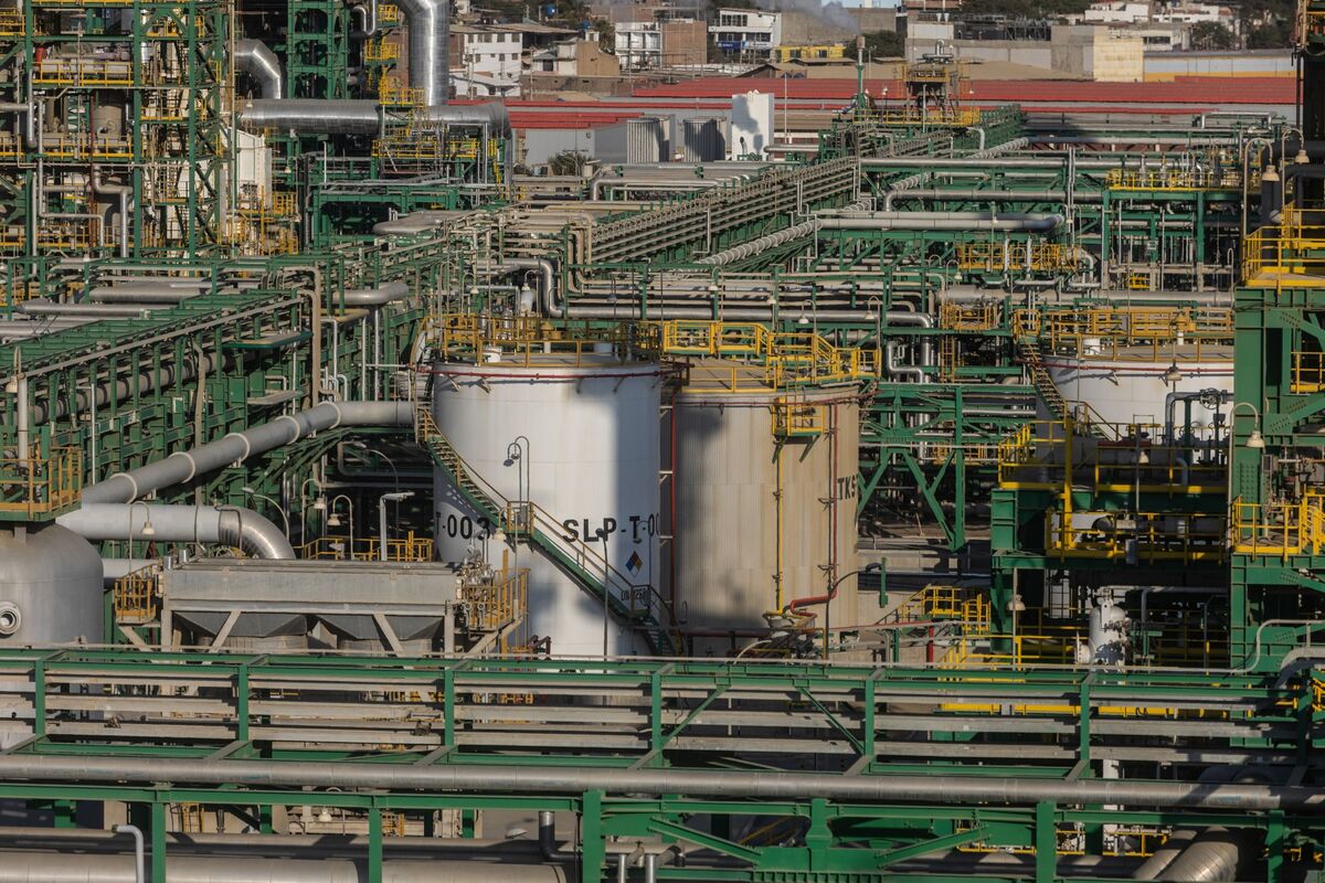 Petroperu Says Peru Government Will Support Company After Bailout 