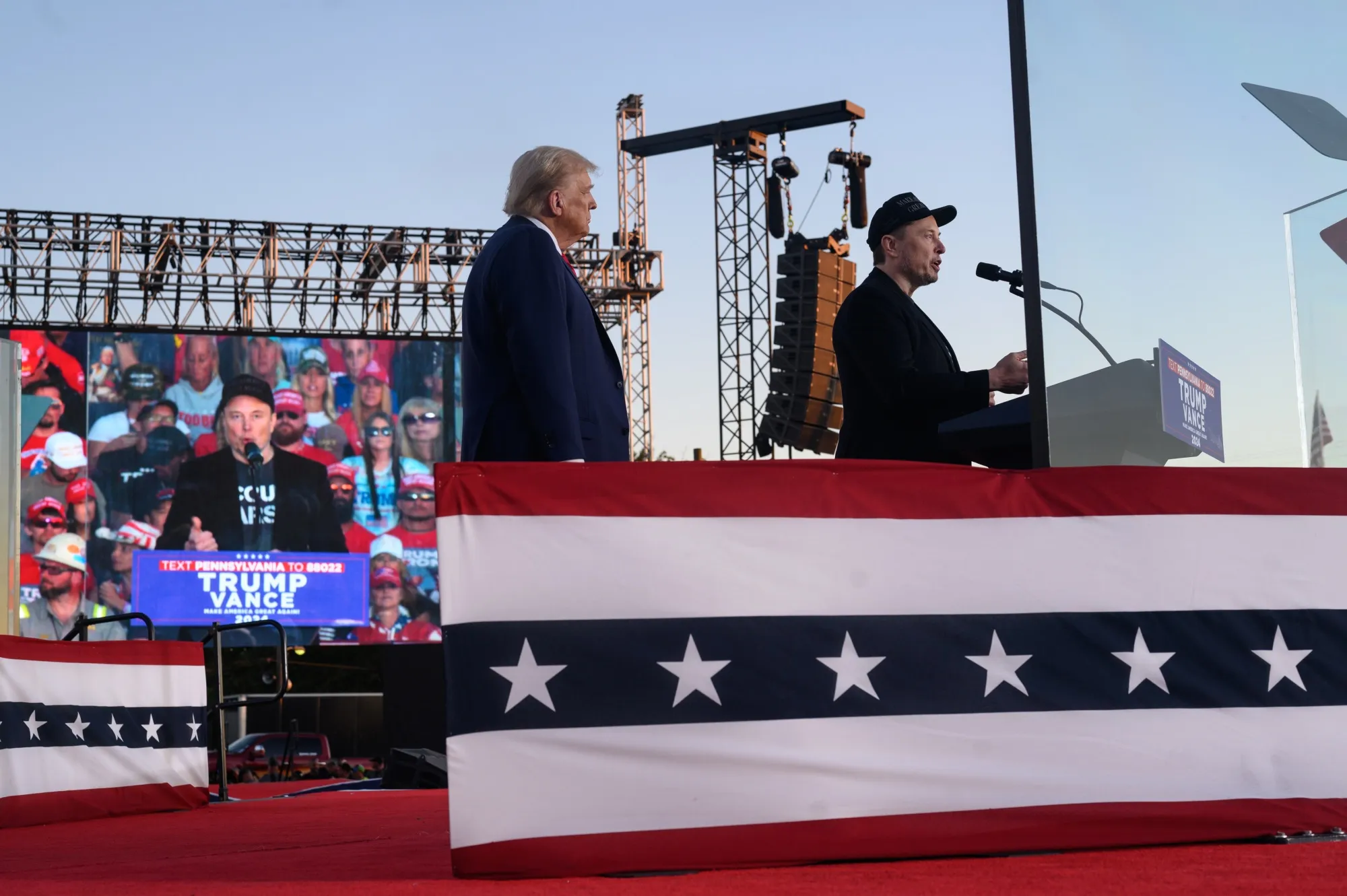 トランプ氏、暗殺未遂事件現場で再び集会－マスク氏も応援で登壇