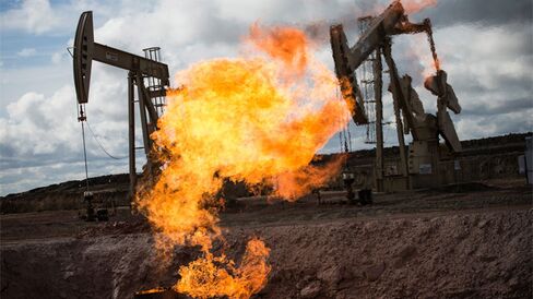 Weekly Crude Inventories Rise 1.9M Barrels