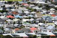 Housing Frenzy in New Zealand Exposes Perils of Ultra-Low Rates