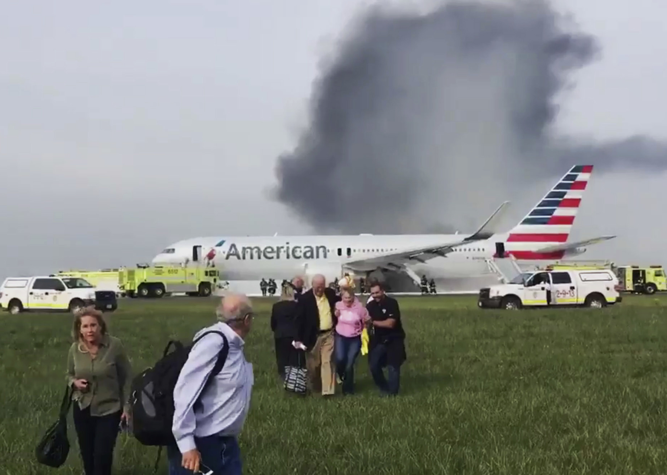 American Airlines Fire Caused by Uncontained Engine Failure Bloomberg