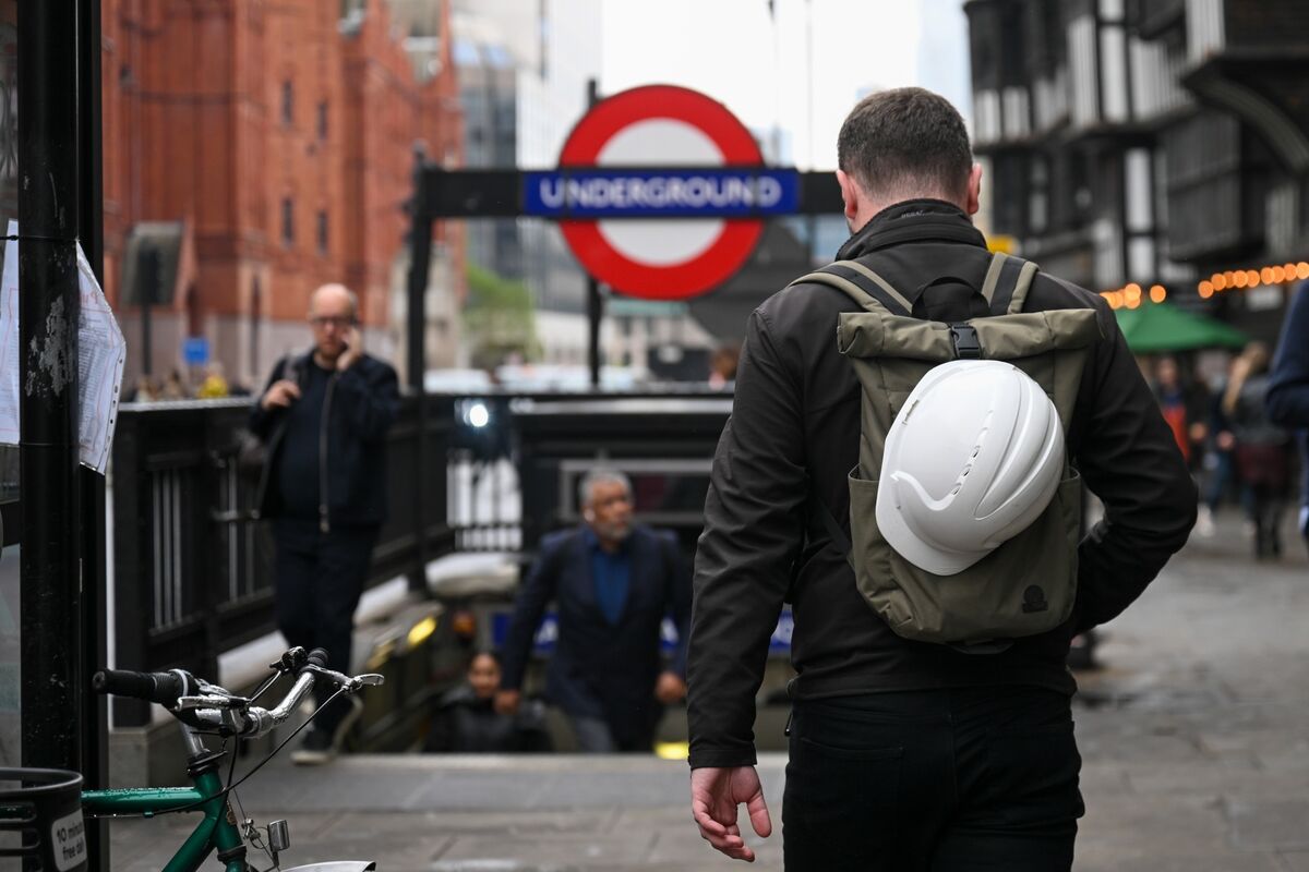 Tăng trưởng tiền lương cho người lao động được trả lương thấp nhất ở Anh đang giảm