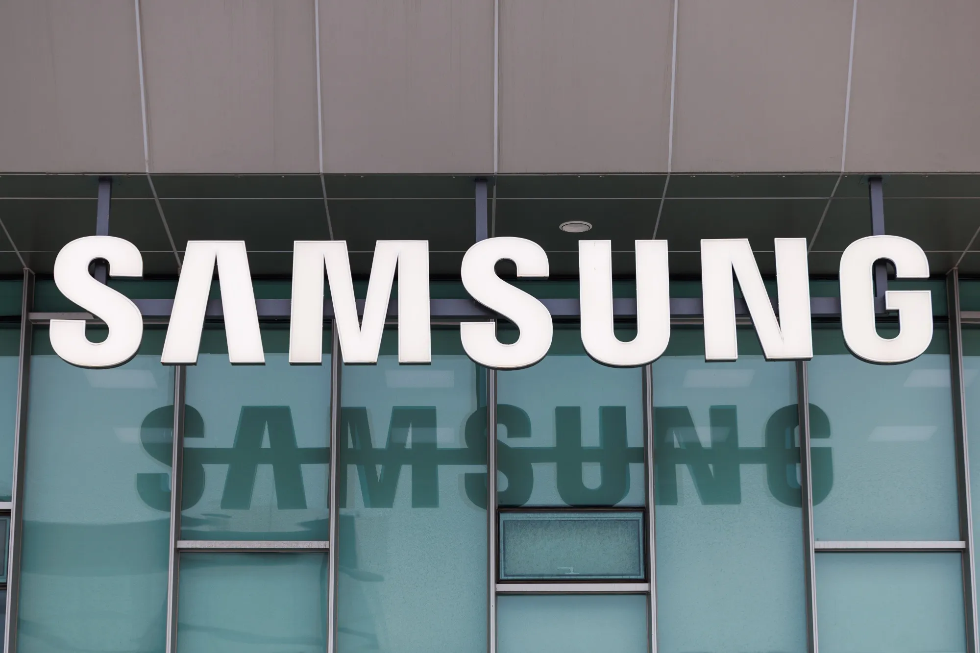 サムスン電子、時価総額1兆ドル到達－TSMCに続きアジア企業で2社目 