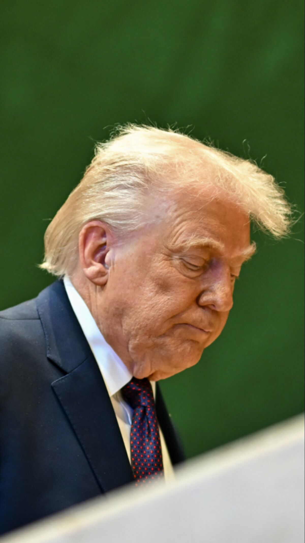 Three Charts That Show Trump's Unpopularity
