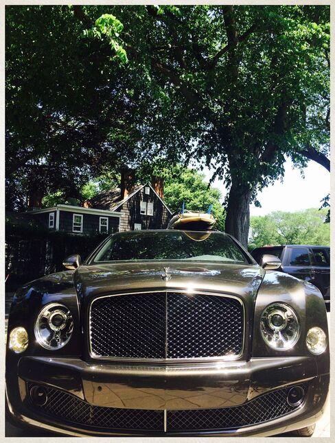 The Mulsanne Speed comes with a special blacked-out lattice front grille.