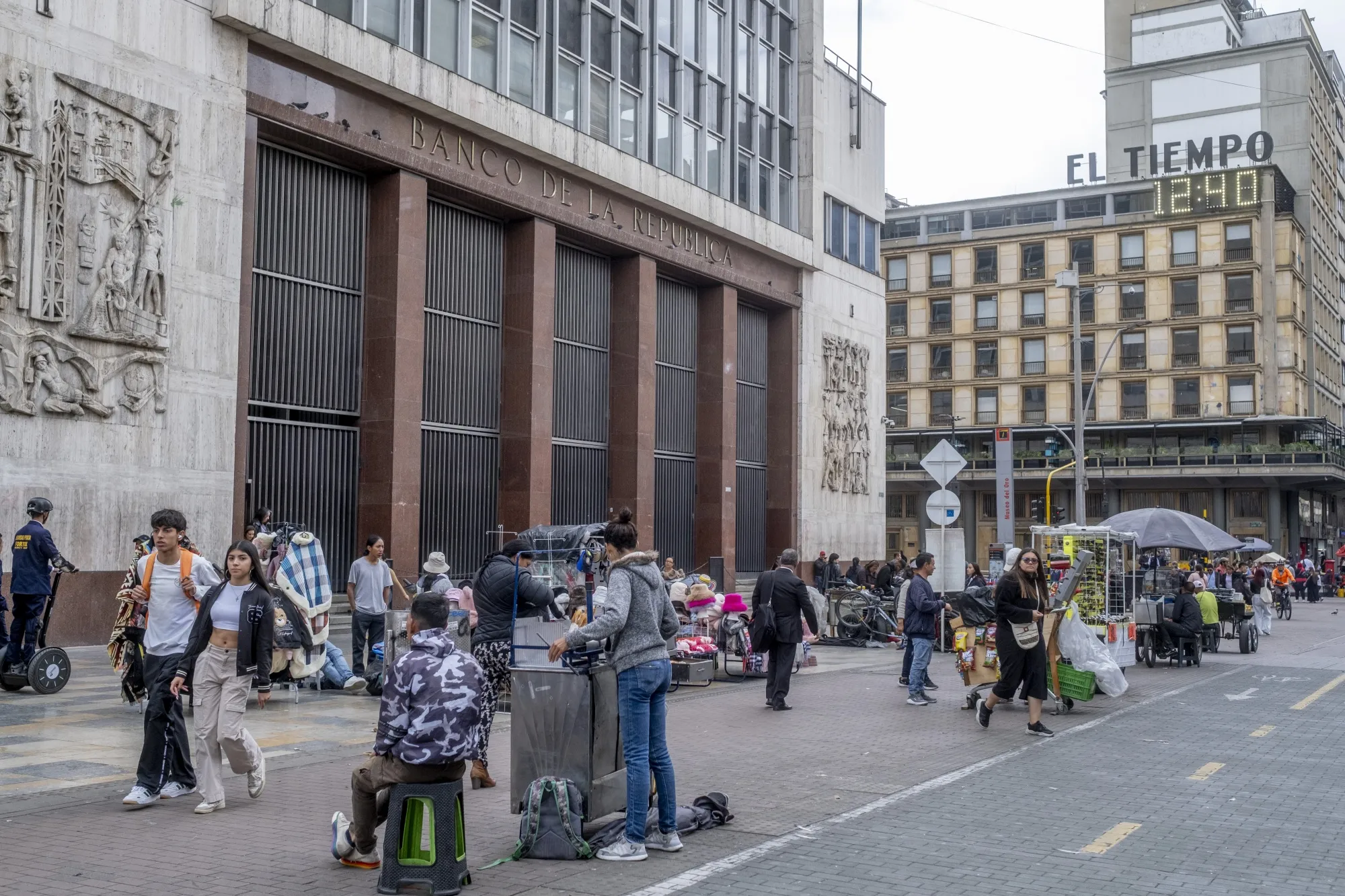 Banco central de Colombia desafía la presión y mantiene tasa en 9,5% ...