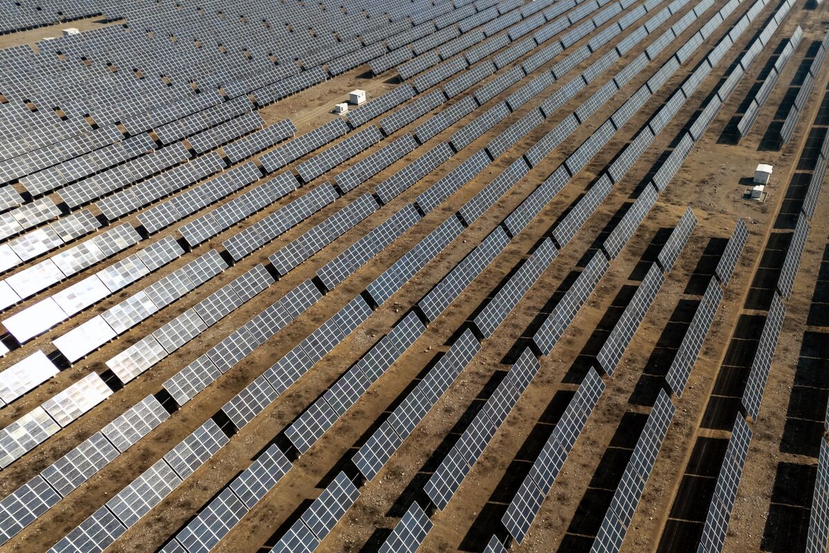 China’s Solar Surge Is Making a Missing Power Data Problem Worse