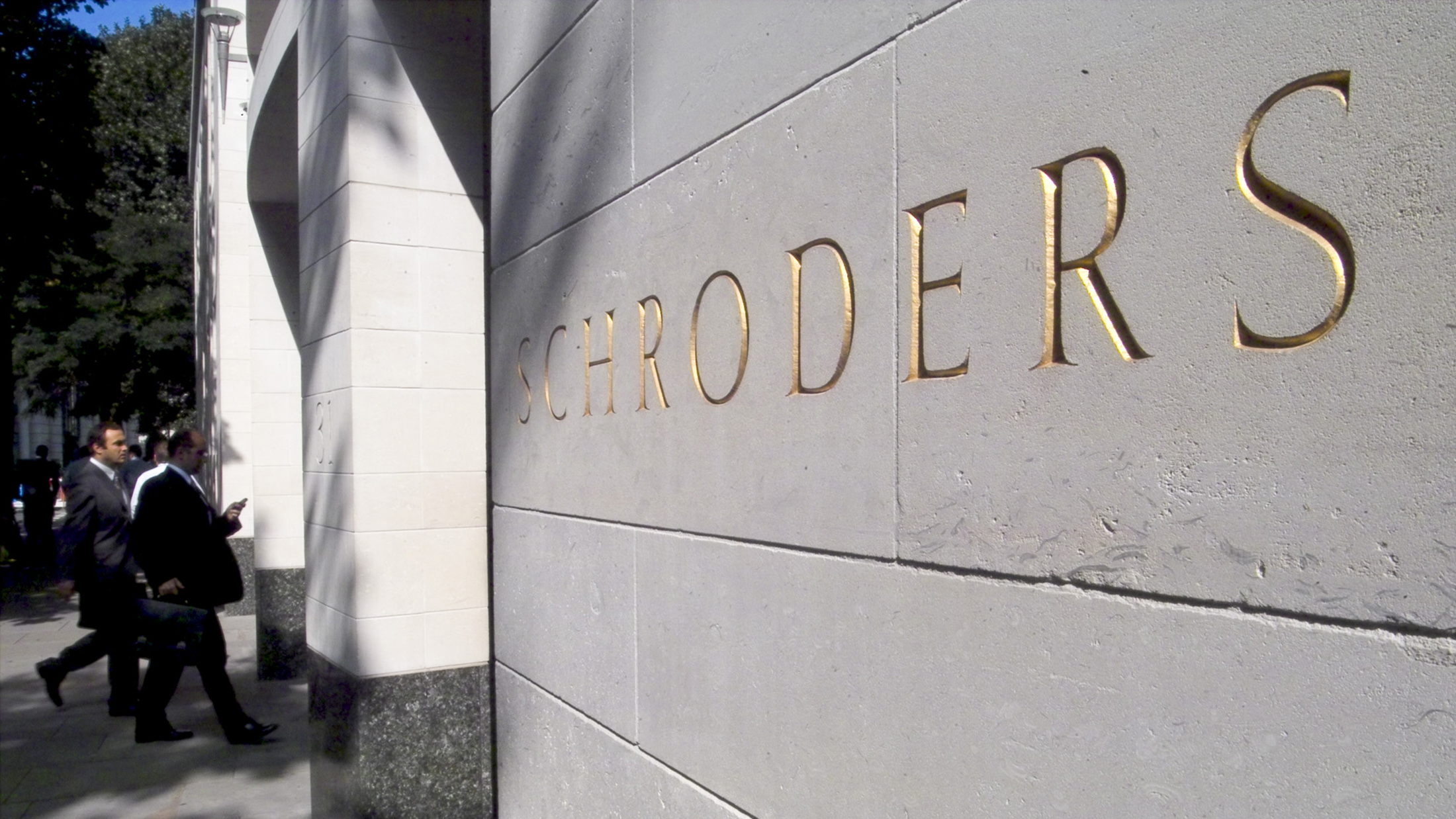 Schroders Plans To Eliminate Hundreds Of Jobs To Trim Costs