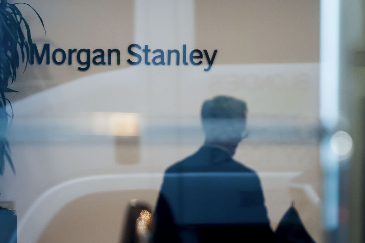 
                            Morgan Stanley Slashes Prices for Clients Trading Private Shares