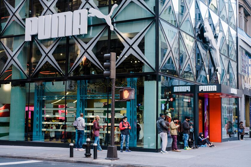 New Yorkers Shop For Black Friday Deals