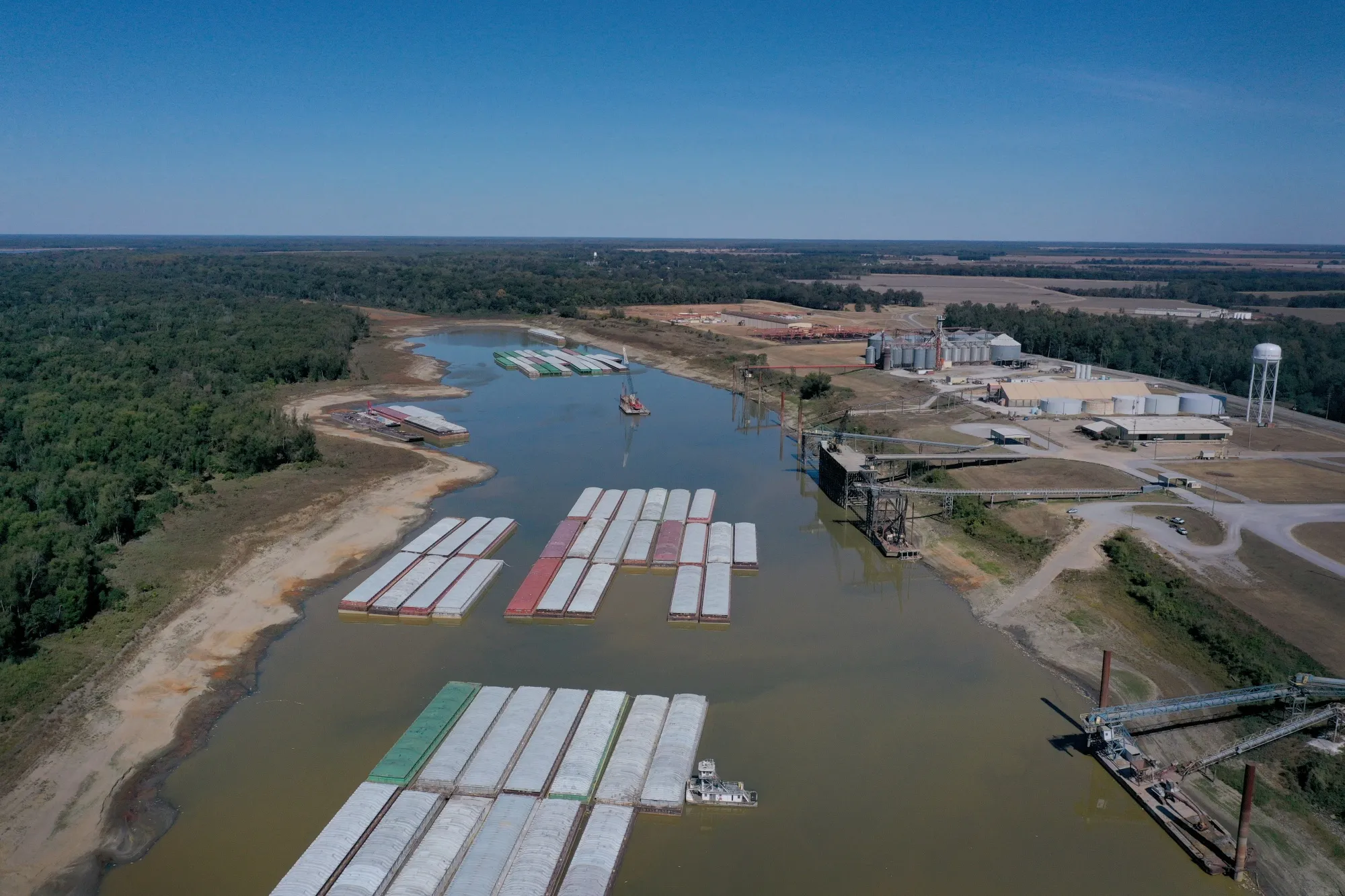 Barges are&nbsp;stranded at the Port of Rosedale along the Mississippi River&nbsp;in Rosedale, Mississippi.