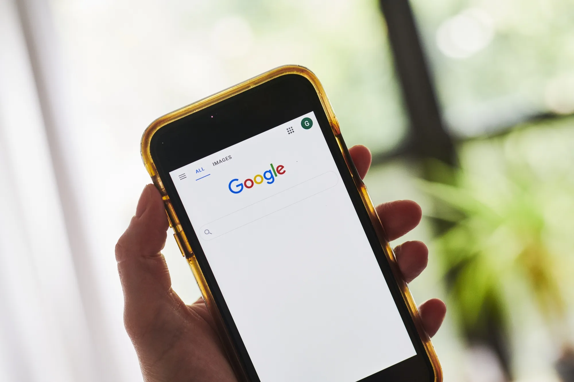 スマホ上のグーグル検索ページ
