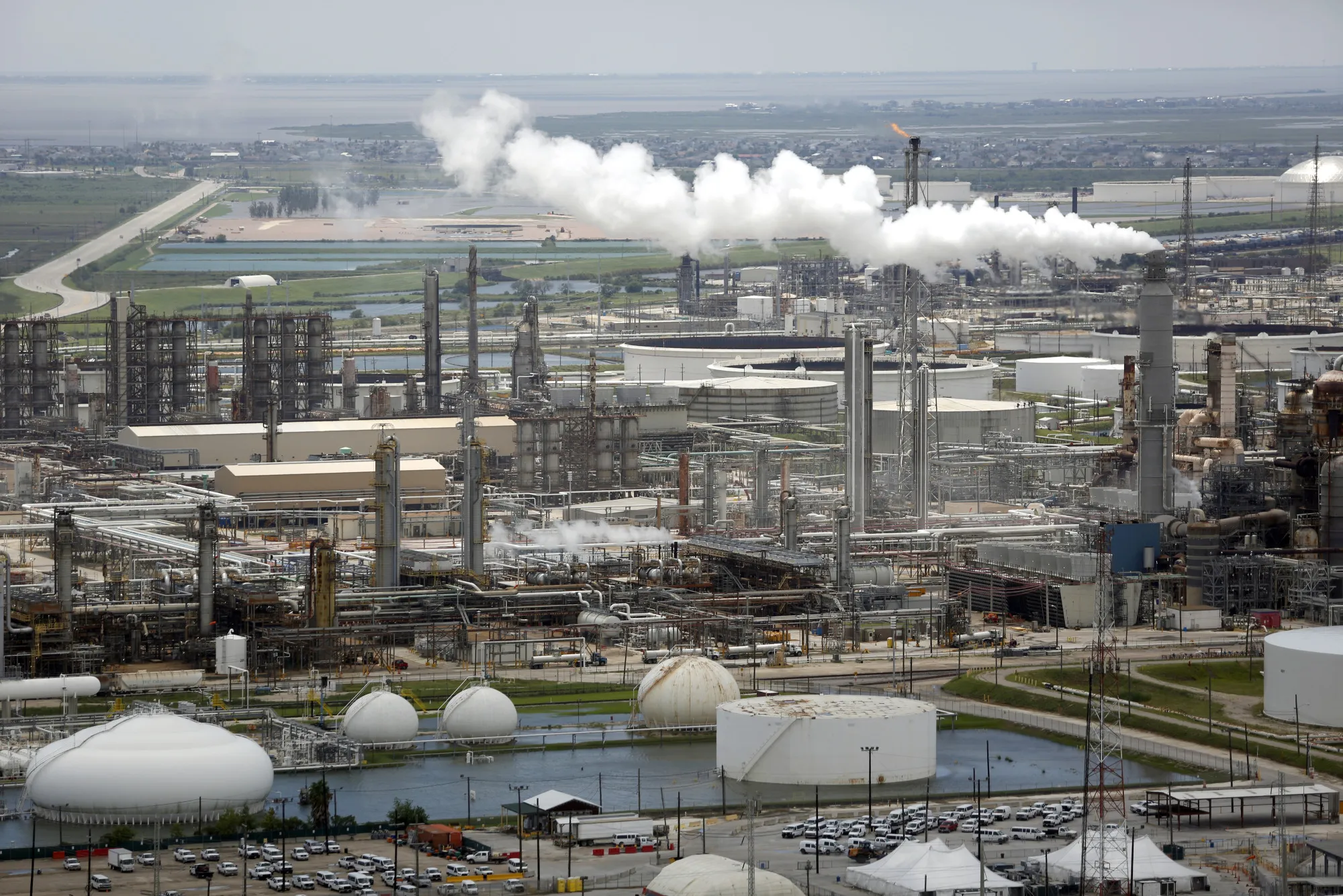 Emissions rise from a Marathon Petroleum Corp. oil refinery in Texas City, Texas, on Aug. 30, 2017.&nbsp;