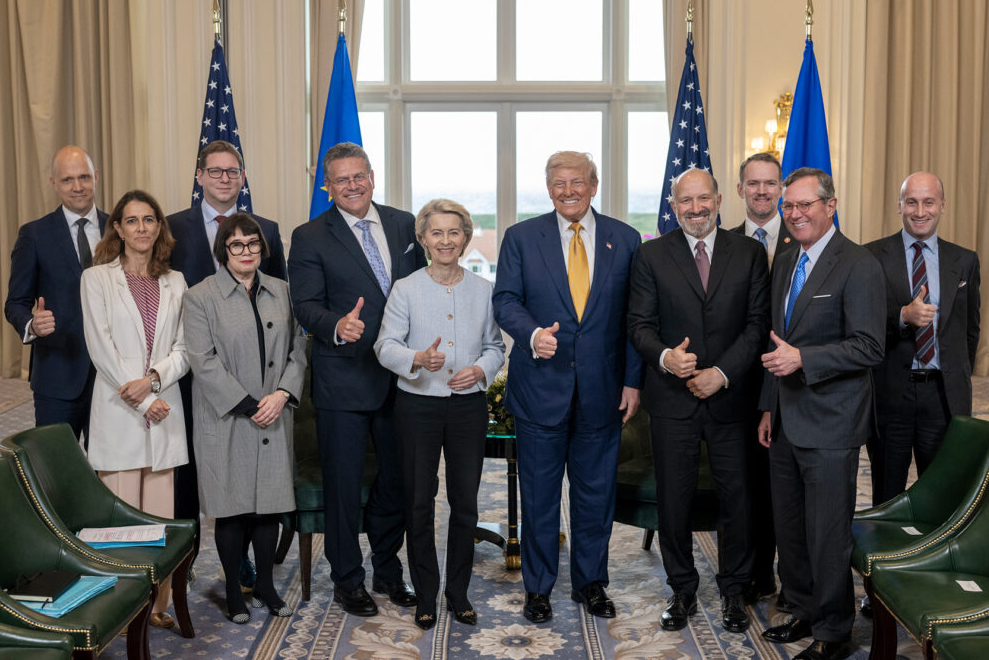 Ursula von der Leyen and Donald Trump, along with members of both delegations pose for a photo following discussions in Turnberry, Scotland in an image released by the Office of the United States Trade Representative on July 27. Source: Office of the United States Trade Representative