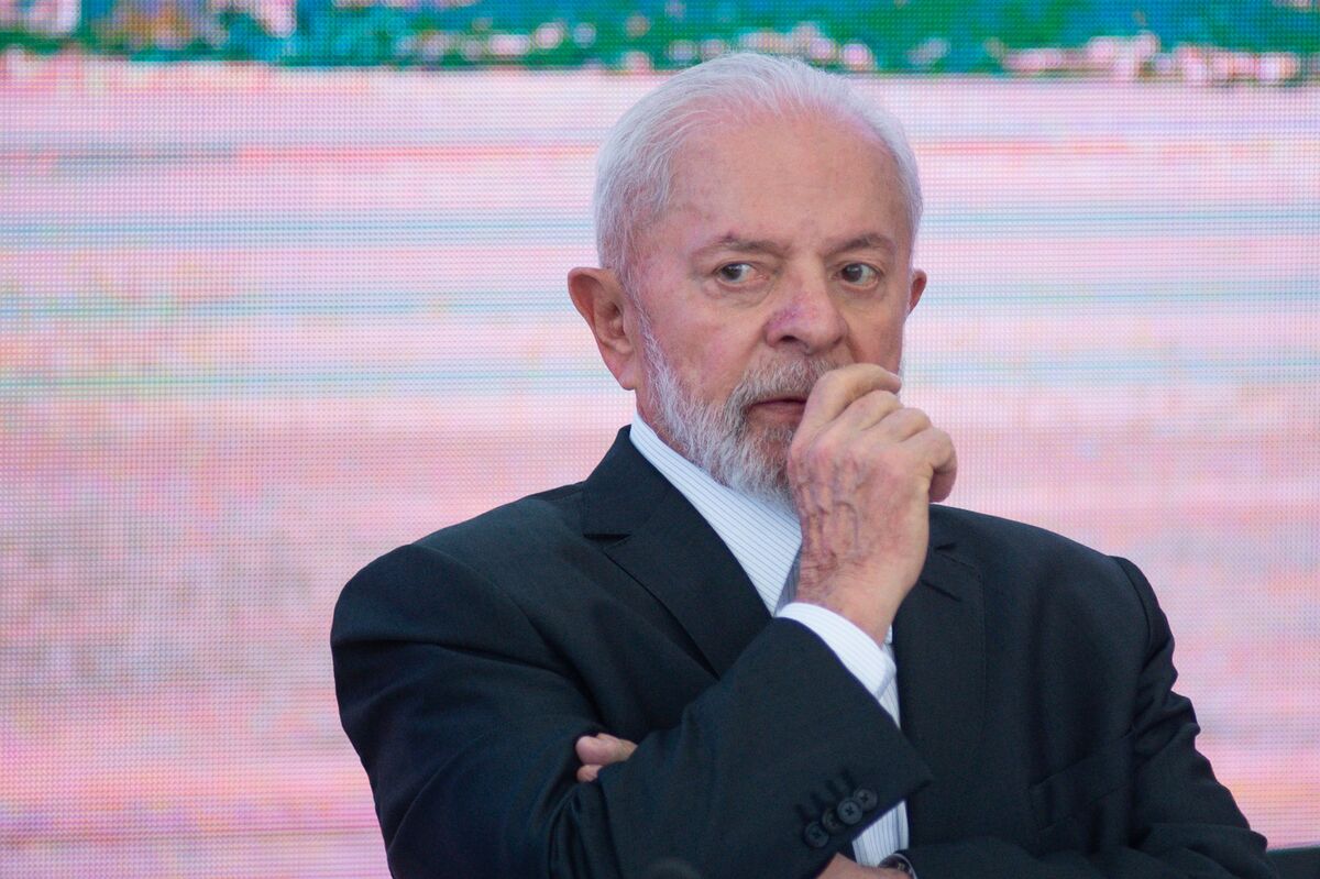 Brazilian President Lula Forgoes Structural Spending Cuts Sought by ...