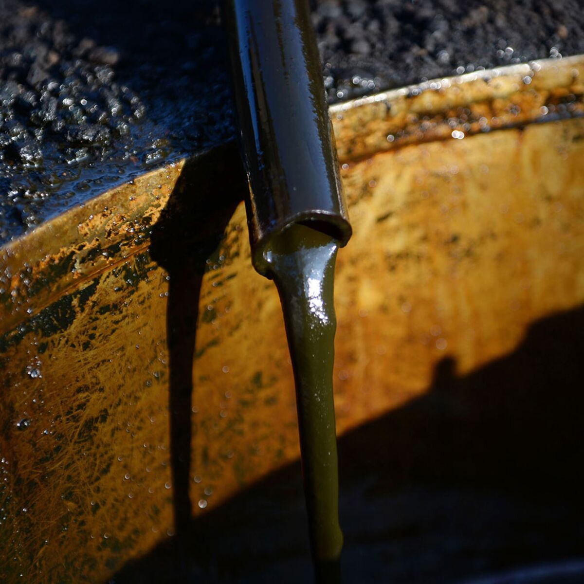 Top Oil Buyer's Imports Seen Constrained by Tax Revamp Fear - Bloomberg