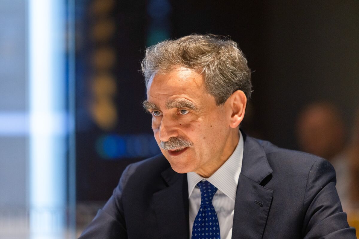 bloomberg.com - Italy's Bank M&A Saga Turns Targets Into Buyers, and Vice Versa