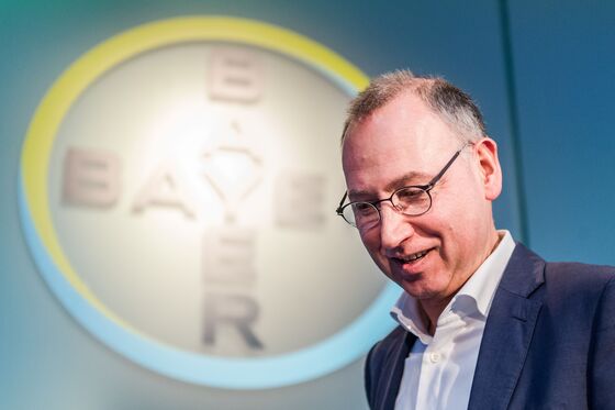 Bayer Shares Rise as CEO Baumann Faces Revolt From Temasek