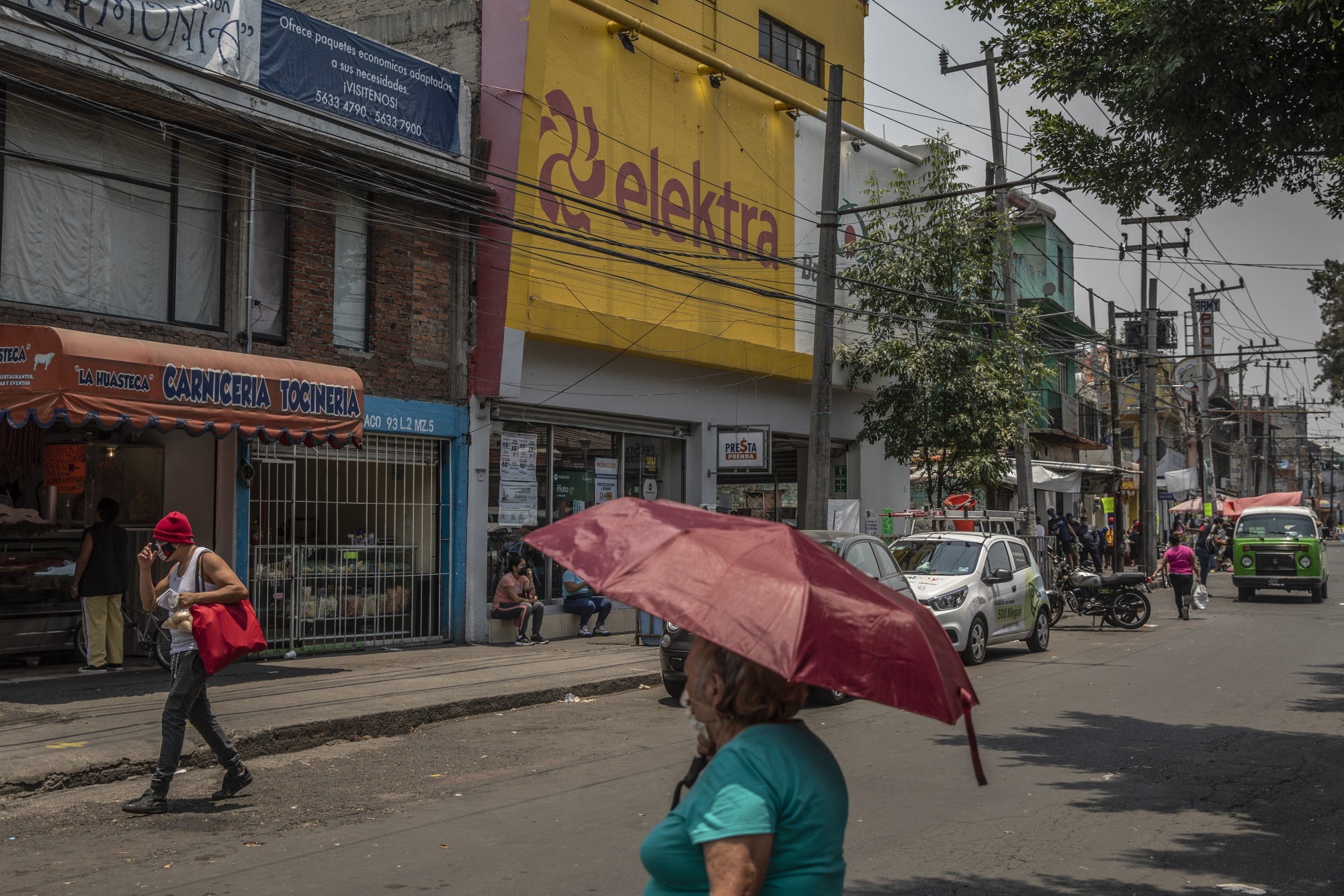 Mexican Retailers Shamed by AMLO Remain Open Amid Virus - Bloomberg