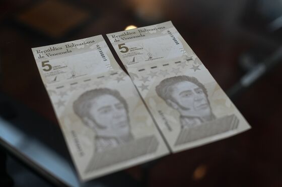 Venezuela Burns Scarce Cash to Prop Up Its Revamped Currency