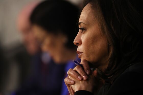 Kamala Harris’s Early ‘No’ on Wall May Give Her an Edge in 2020