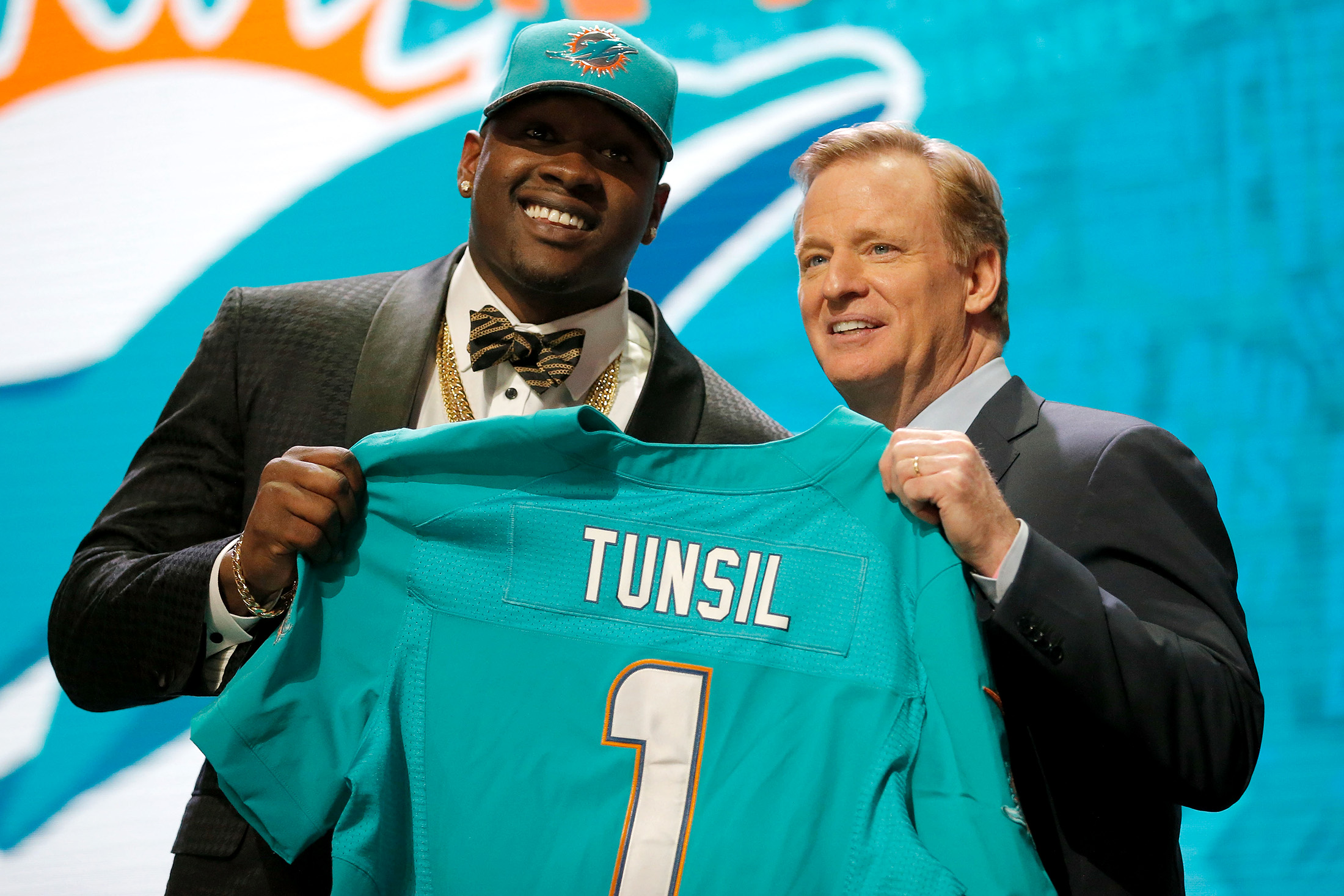 NFL Draft 2016: Latest from the first round in Chicago