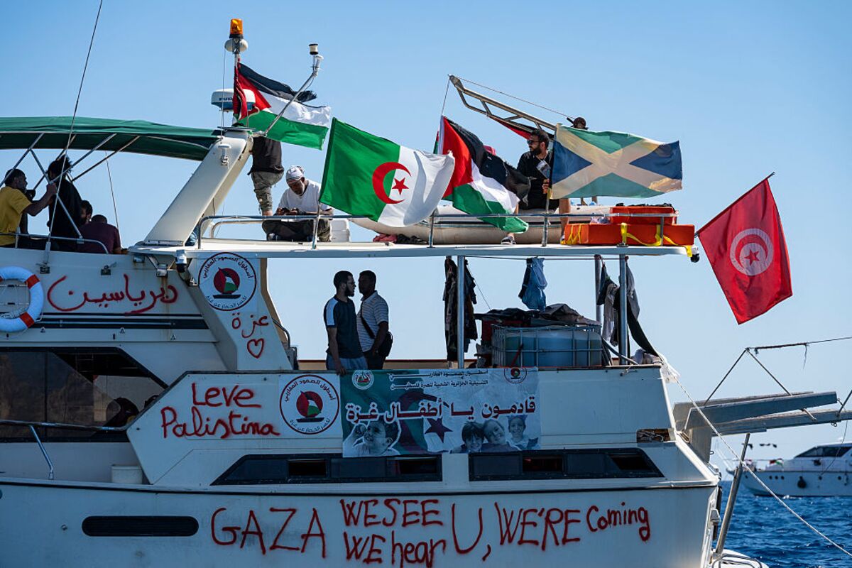 Israeli Navy Intercepts Flotilla Boats, Detains Activists