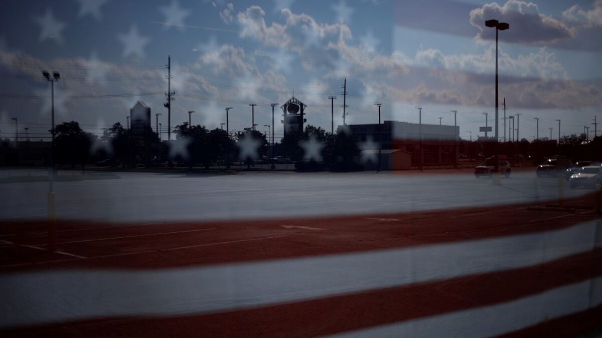 NEC’s Hassett Sees Positive Momentum Behind Jobs Report