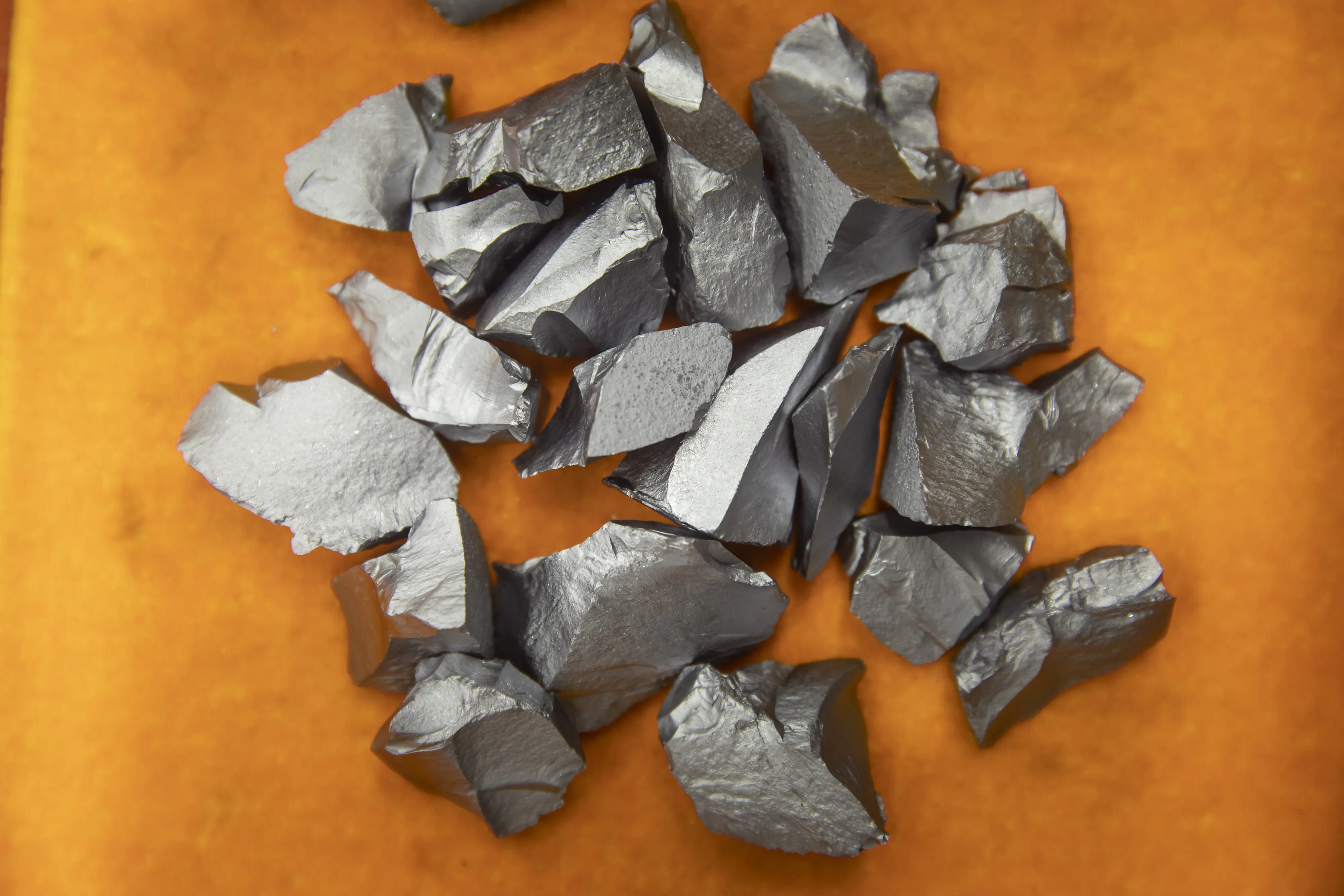 Polysilicon fragments.