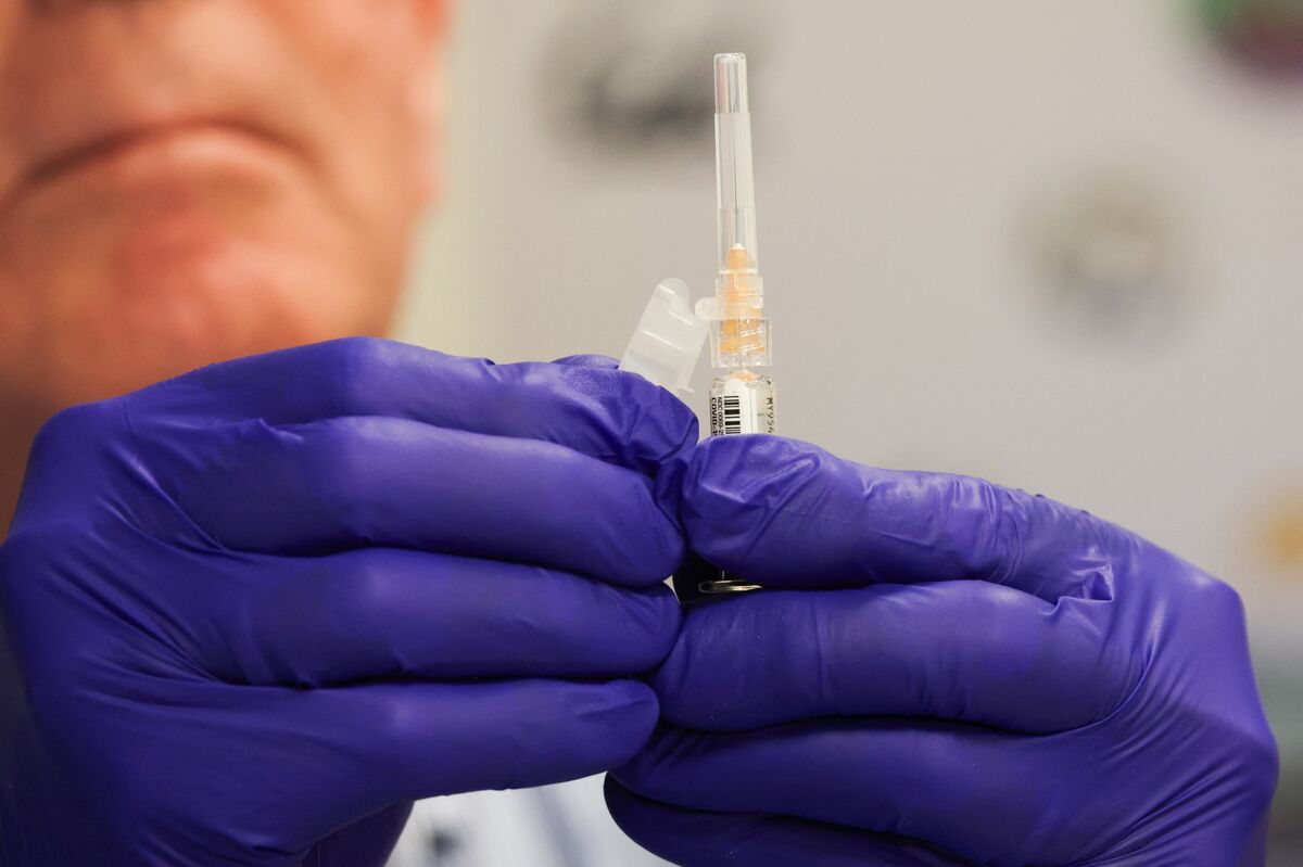 US Fires Top Health Official Who Opposed Widely Used Covid Shots US Fires Top Health Official Who Opposed Widely Used Covid Shots
