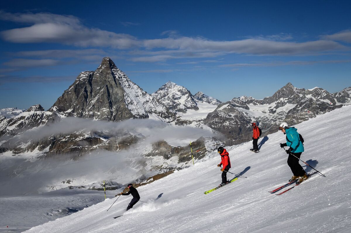 Switzerland, Italy Adjust Border Amid Glacier Melt