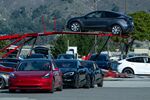 Tesla electric vehicles (EV) in front of the company's store in Colma, California. Photographer: David Paul Morris/Bloomberg