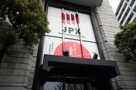 Japan Stocks Surge as US Levy Pause Fuels Optimism