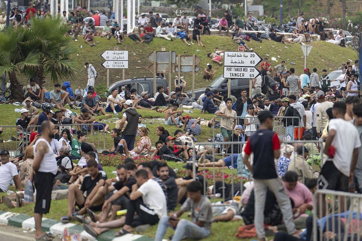 Sanchez Says Spain Under ‘Attack’ After Mass Migration Influx