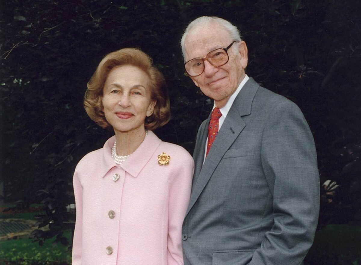 Carl Shapiro, Madoff's Big Investor, Dies at 108 - Bloomberg