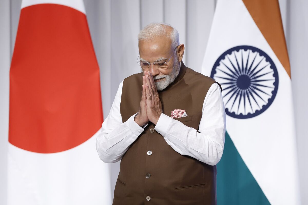 Modi’s Soft Spot for Japan Gives Banks an Edge in Deal Wave