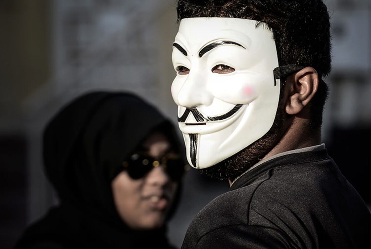 'Anonymous' Joins Hacker Army Targeting Central Banks for Cash - Bloomberg