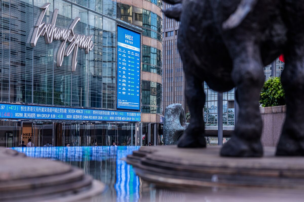 Funds Rush to Bet on China-Hong Kong Stock Link After 27% Return