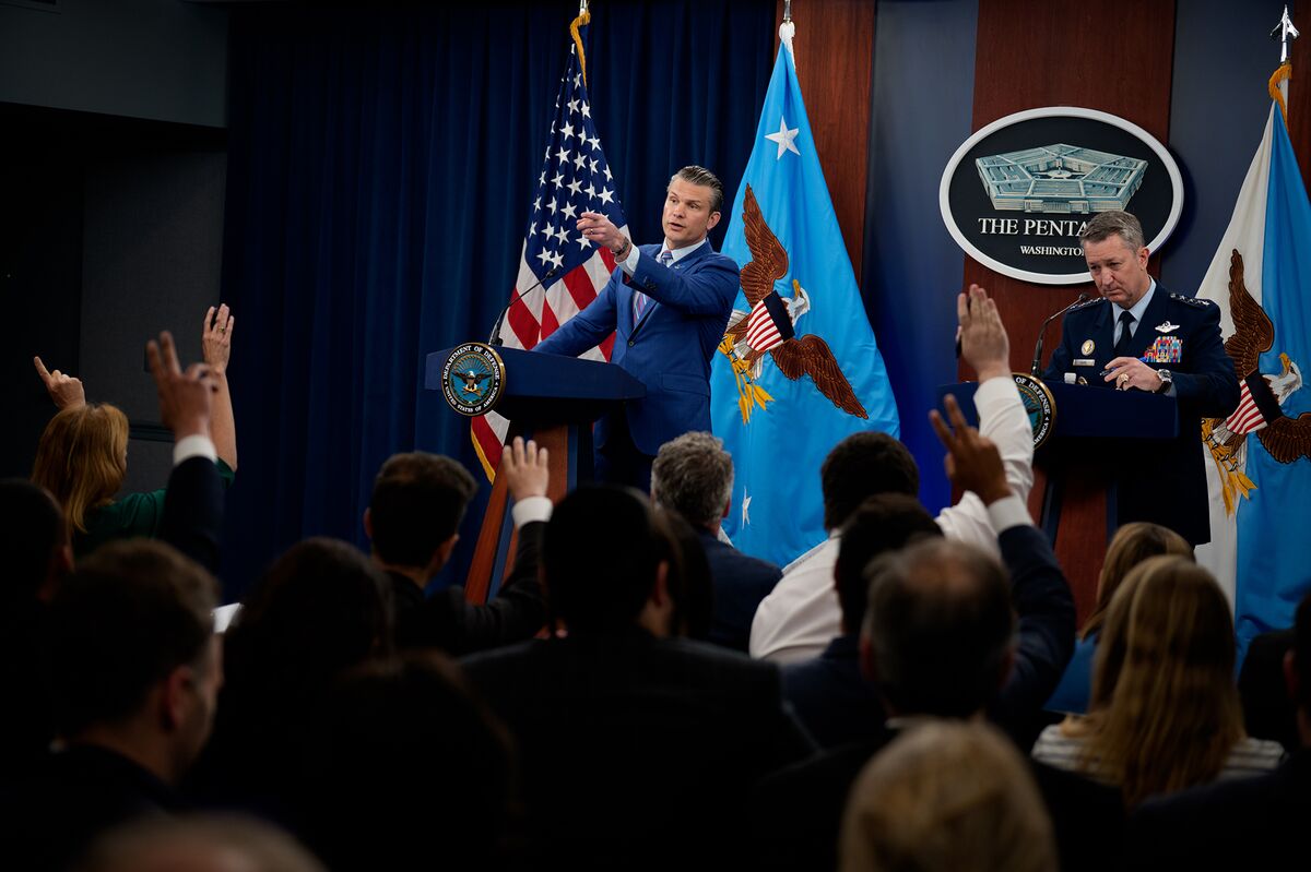 News Organizations Refuse to Sign Onto Pentagon Press Limits