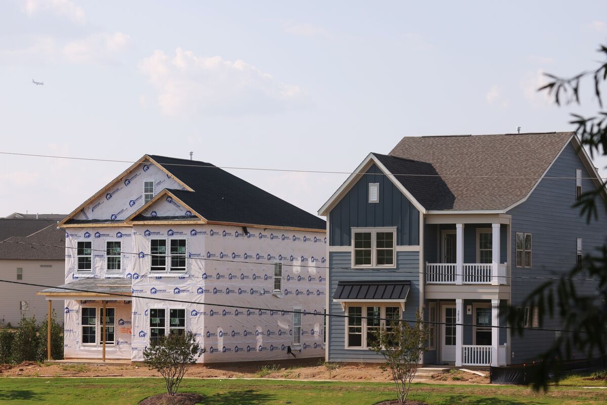 US New Home Sales Fall Amid Surge in Mortgage Rates