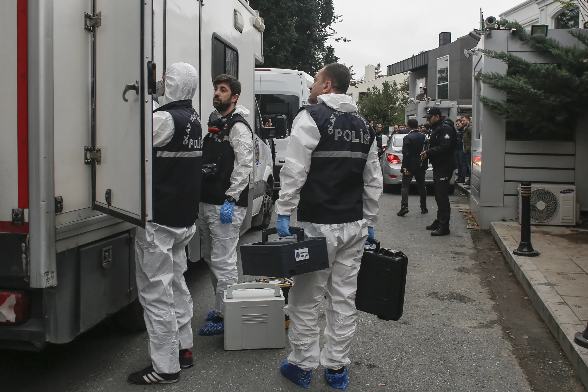 Forensic investigators outside the Saudi Arabian consulate in Istanbul on Oct. 17