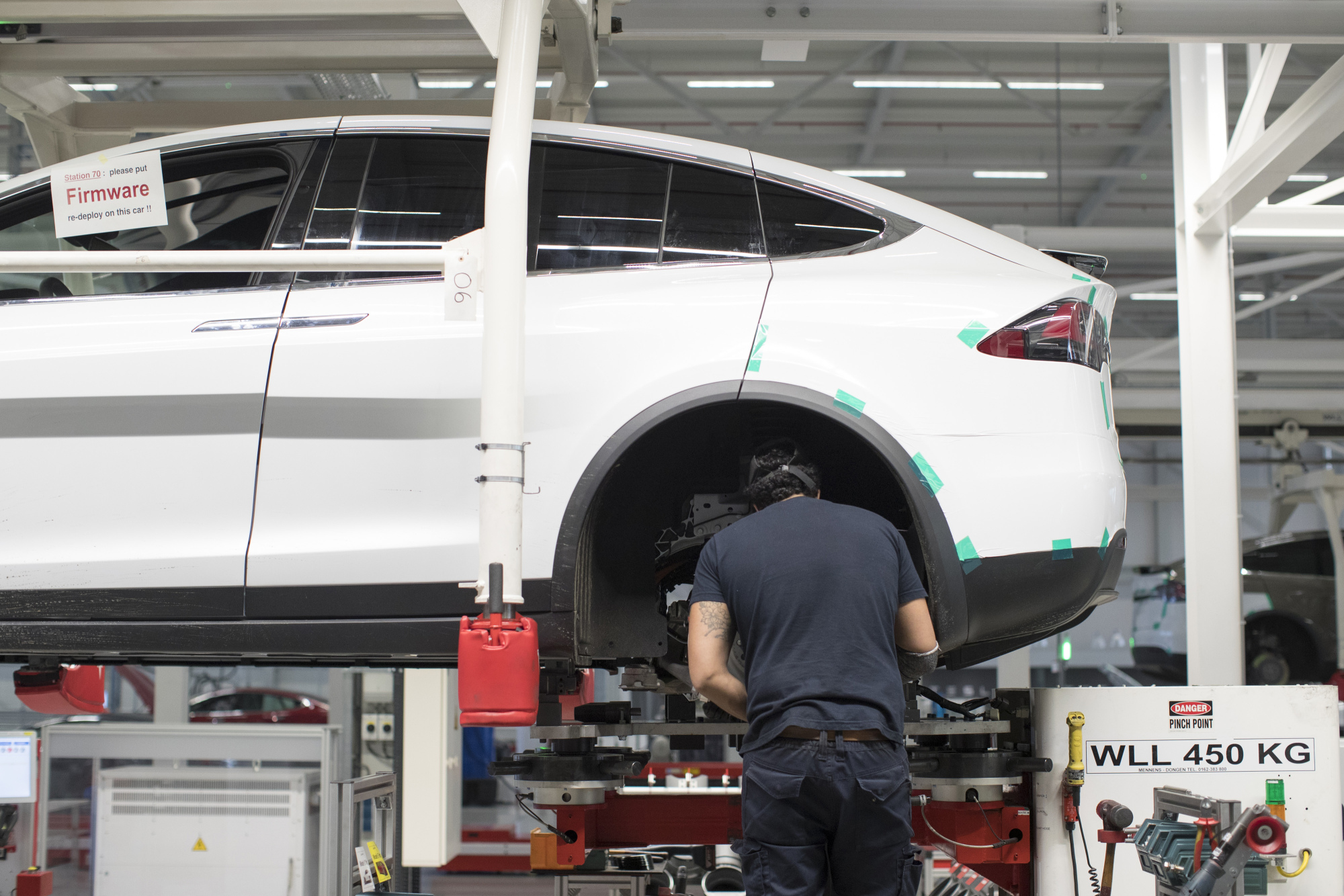 Manufacturing mode. Завод Тесла. Tesla Employees.